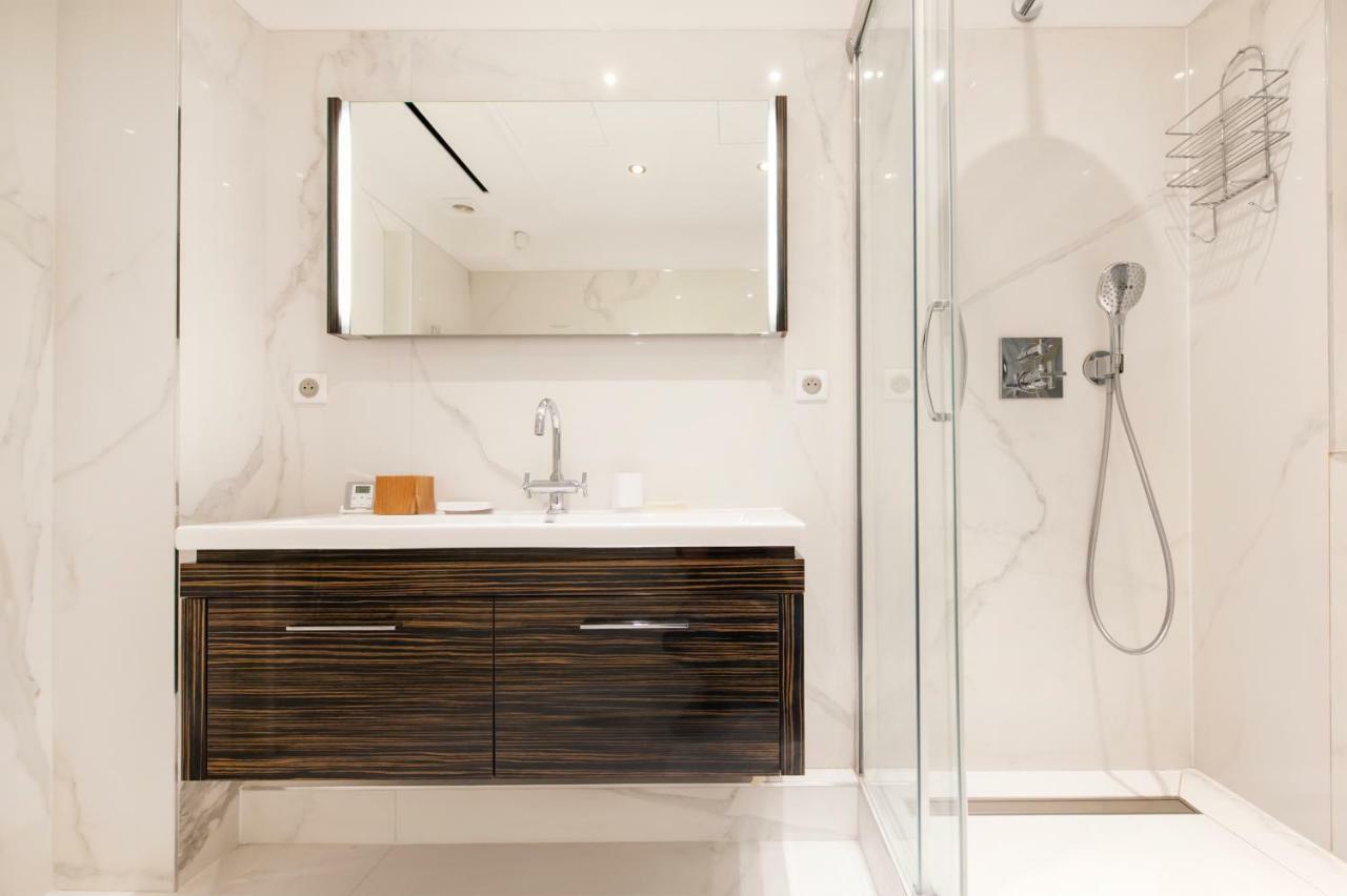 Luxury Montaigne Apartment Paris Exterior foto