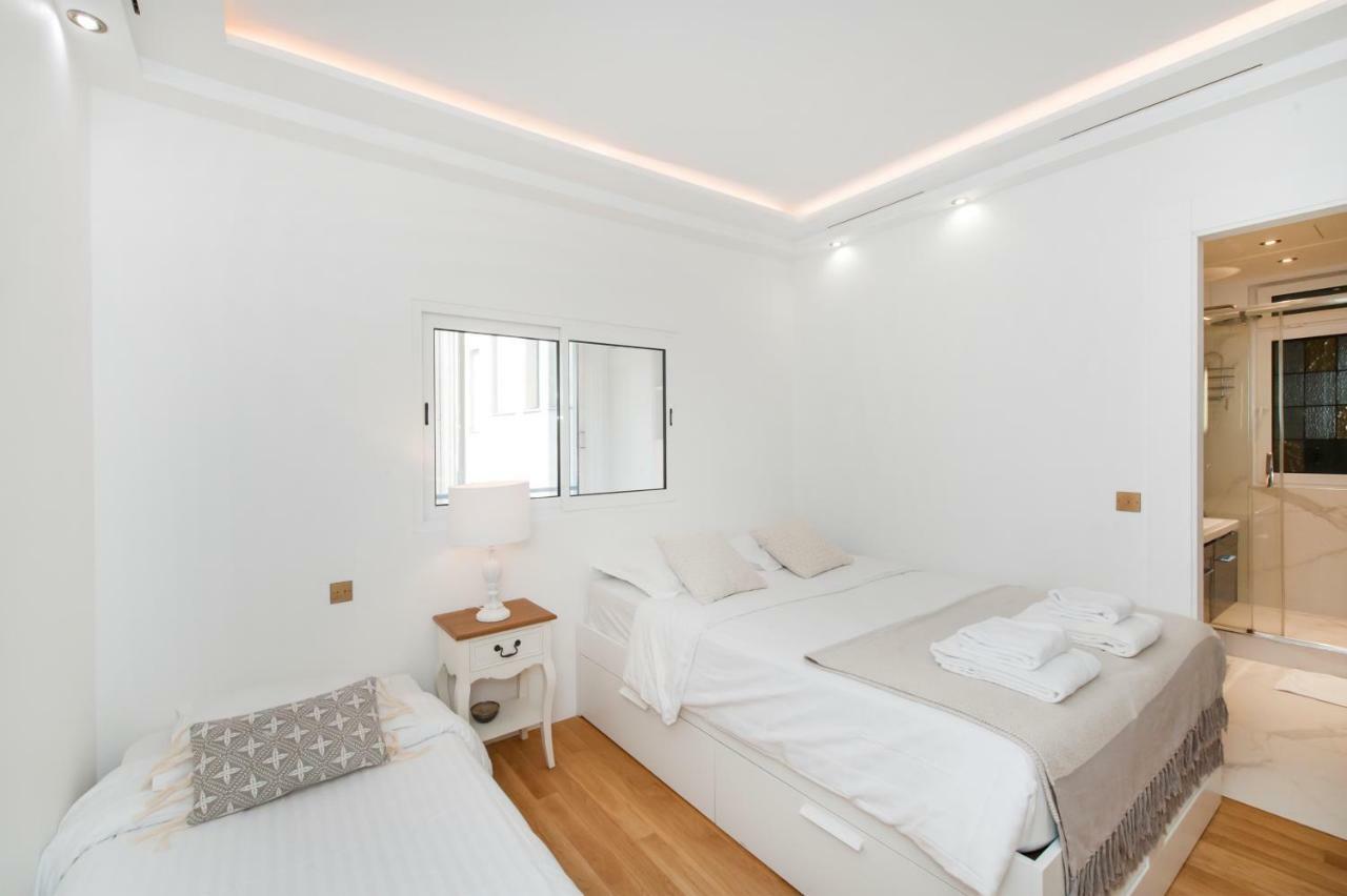 Luxury Montaigne Apartment Paris Exterior foto
